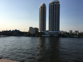1608189